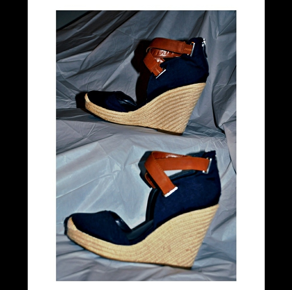 BCBGeneration Glenda Wedge